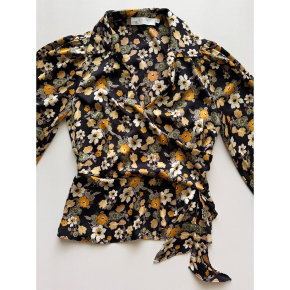 ASTR The Label Women's Black Yellow Floral Asymmetrical Collared Wrap Top Size M - Picture 3 of 13